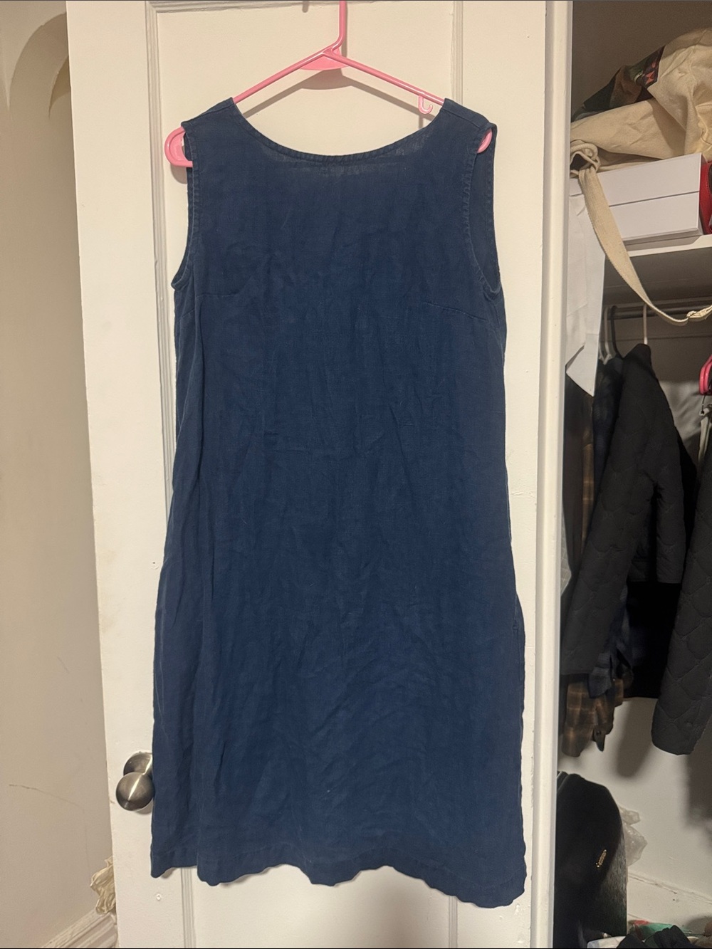 Linenfox V-back Sleeveless Navy Linen Shift Dress